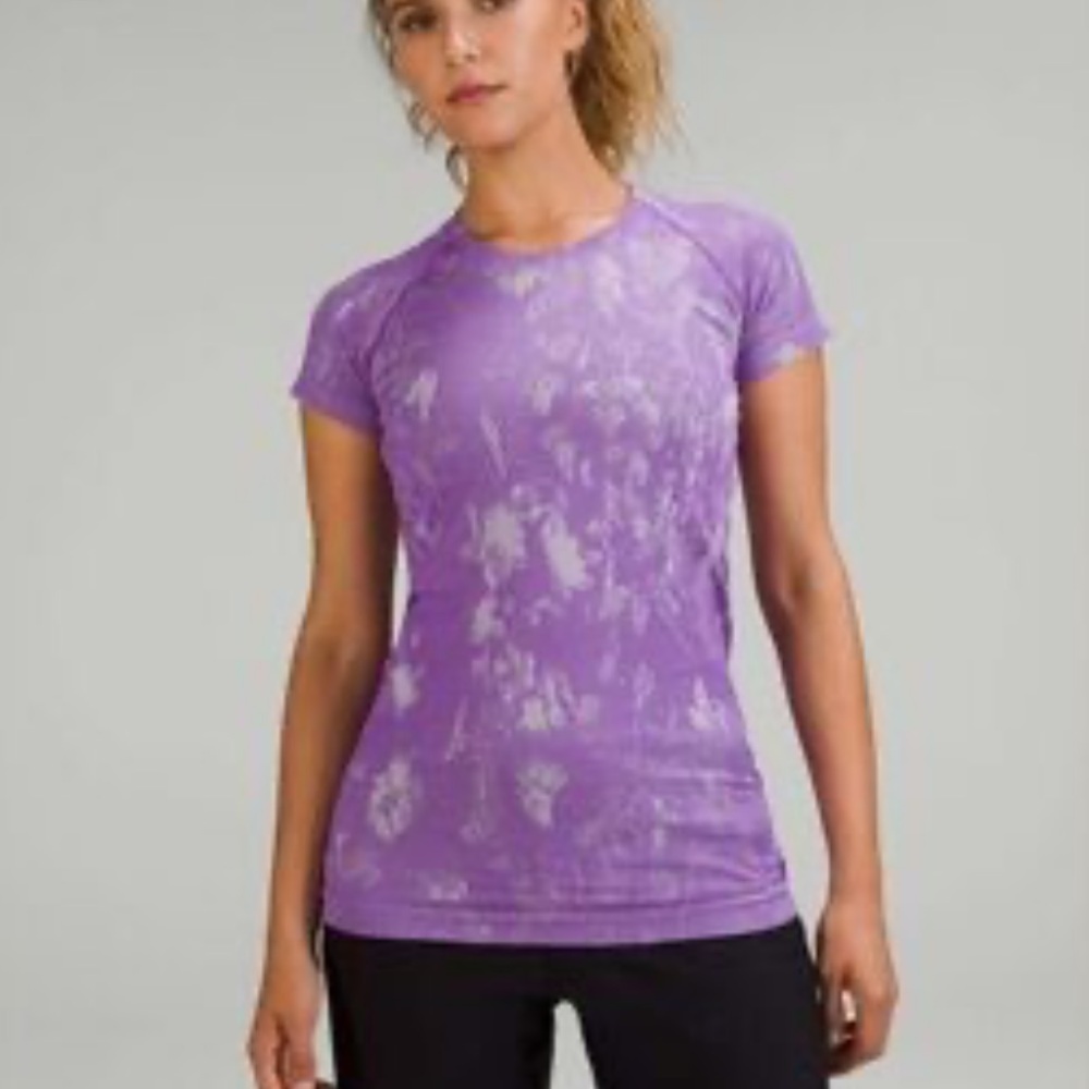 Lululemon Swiftly Tech Short Sleeve
Shirt Women's Purple Athletic Top
